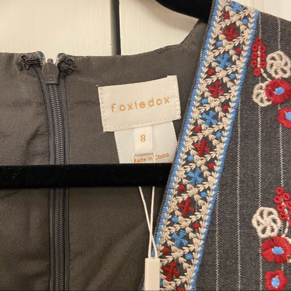 FoxieDox embroidered shift dress 8 - Picture 6 of 6